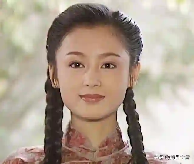 陈红脸平泪沟深算顶级美女吗？看她和周海媚、章子怡合照自有分晓