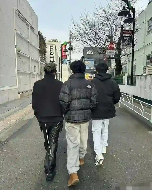 王菲做梦都没想到，14年后谢霆锋会心系两个儿子，张柏芝成赢家