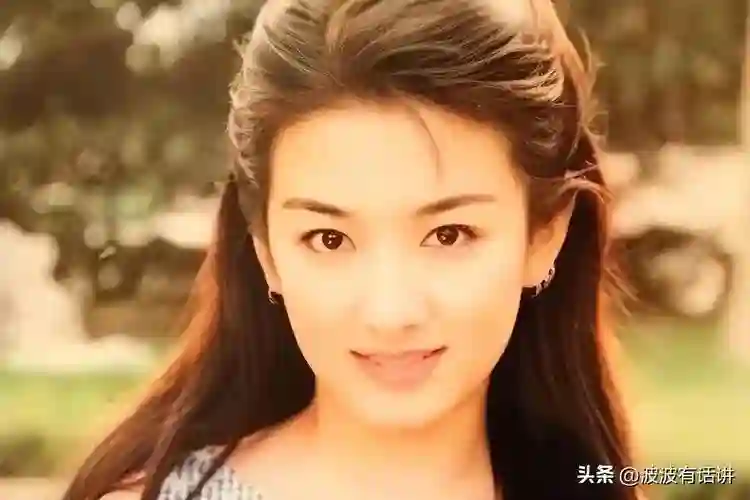 没想到，黄奕才11岁的女儿身高就跟她不相上下，可惜长相太像爸爸