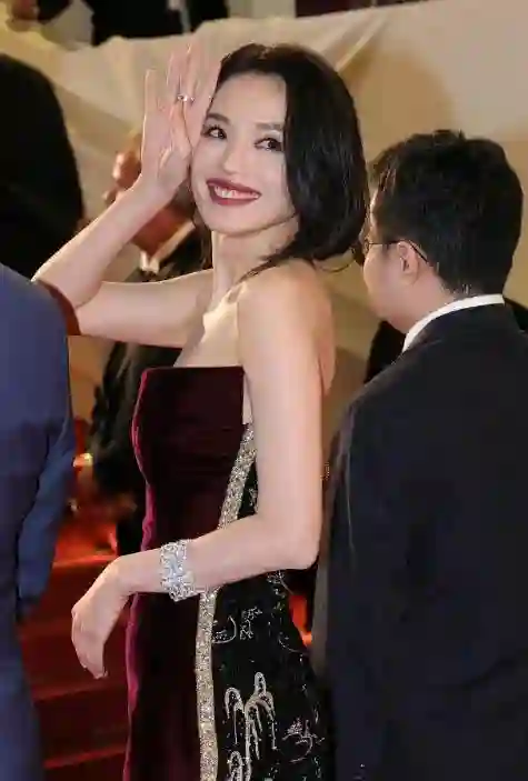 戛纳第七天：舒淇美的出众，林志玲面露凶相，李庚希咋长这样了
