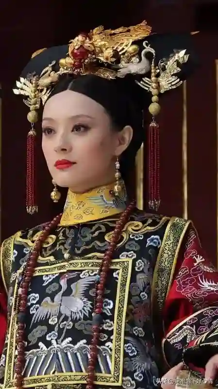 孙俪小区遛狗，素颜现身太自然，邻家感十足圈粉无数