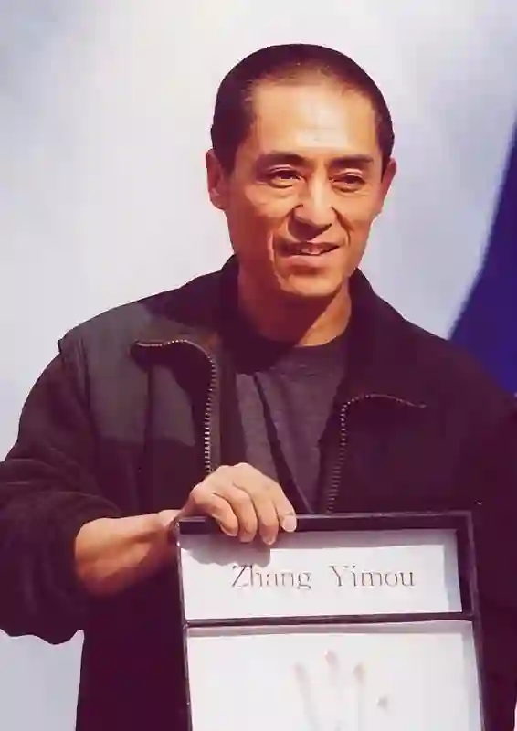 张艺谋：我最愧疚的不是巩俐，更不是陈婷，而是为我终身瘫痪的她