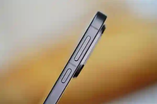 6.31英寸小直屏，vivo S30 Pro mini图赏
