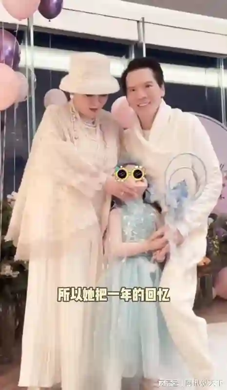 向太晒孙女暖心礼物，称4岁向芷很有主见，自己挑选衣服，超爱美
