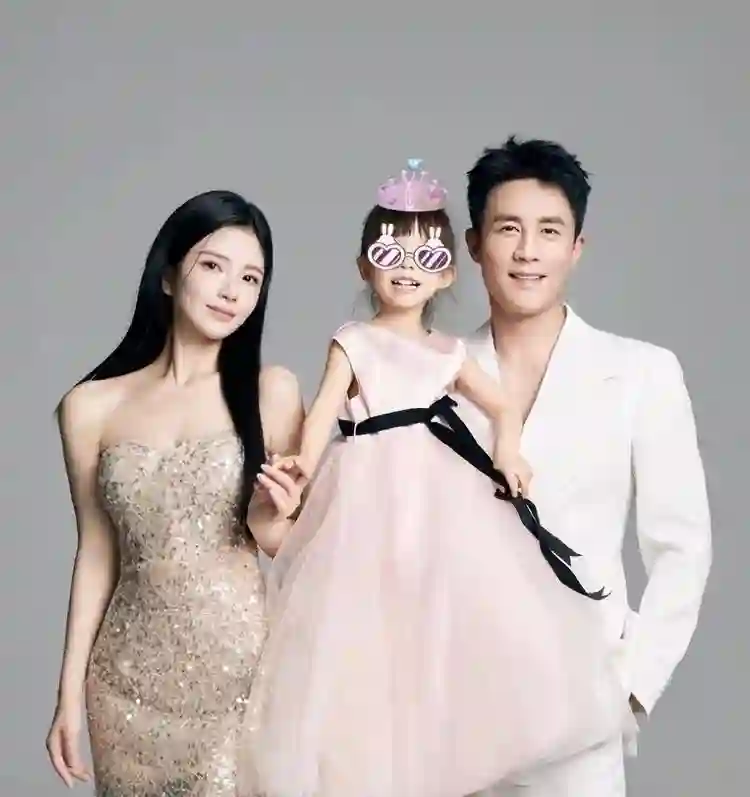结婚4年，杜淳妻子和婆婆仍有矛盾，感叹：赚来的20%钱上交婆婆