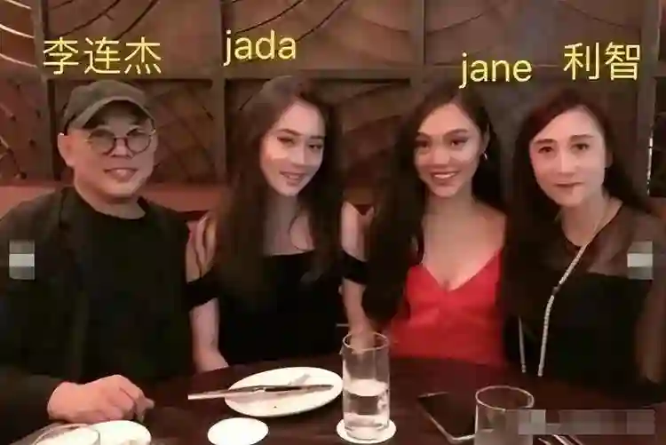 李连杰罕见谈4个女儿：前俩养的很凑合，利智生的，疼爱却很笨拙