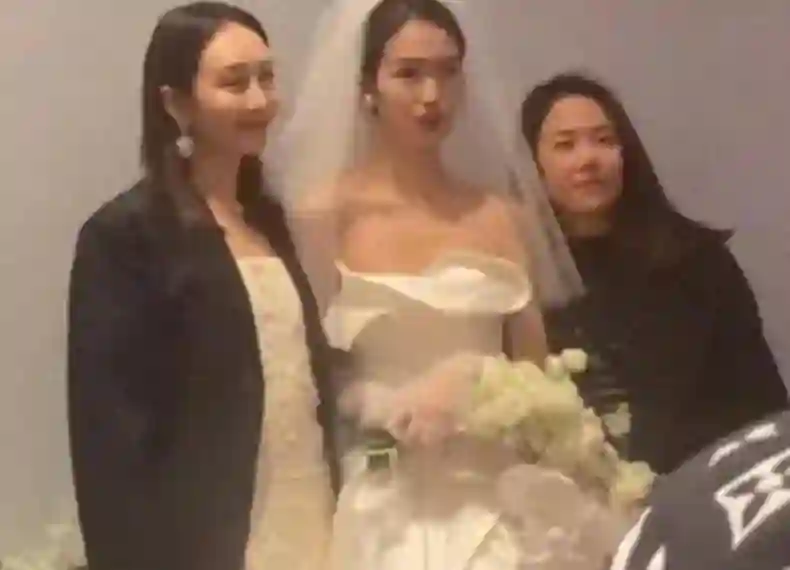 何九华综艺首度公开婚姻状态，感叹：目前还没结婚，单身生活引关注
