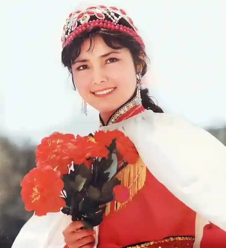 《红牡丹》45年，演员近况曝光，蒋大为潇洒，赵凤霞忙碌，姜黎黎面容慈祥