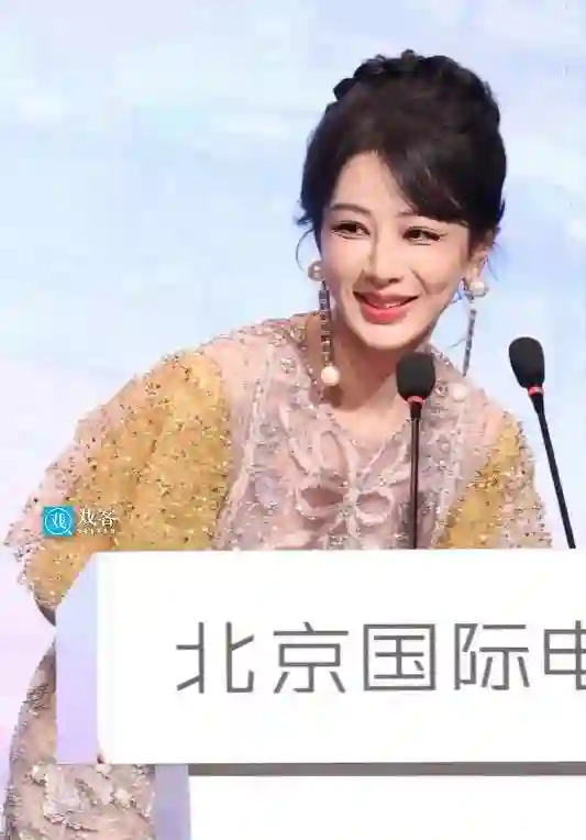 当32岁杨紫和42岁孙俪站在一起，我才彻底明白，气质远胜于美貌