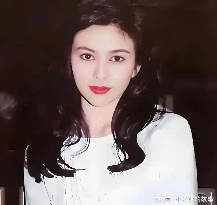 住着上亿豪宅，却无儿无女靠弟弟养老，63岁的关之琳后悔了吗
