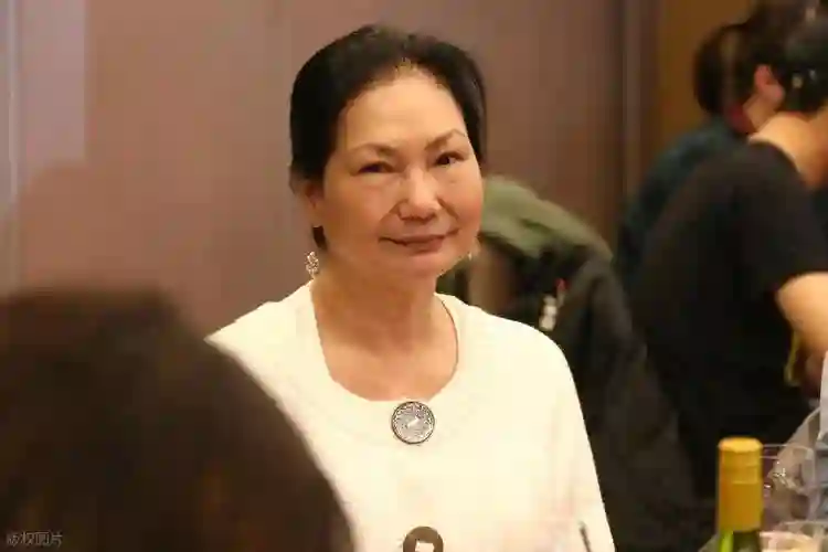 让黄春梅破防的从来不是钱，而是小S和具俊晔联手，给她上了一课