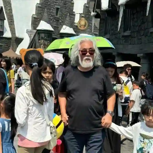彻底不装了！张纪中夫妇人设崩塌，原来好恩爱都是“装”出来的