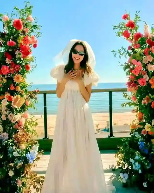 收割韩国无数男神的收视女王，倒贴下嫁小10岁外国弟弟，彻底栽了