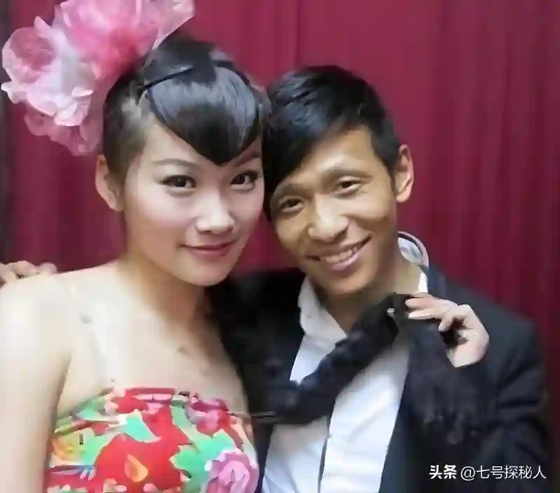 成名后抛弃原配，与女粉丝结婚生娃的宋小宝，如今状况大不如前