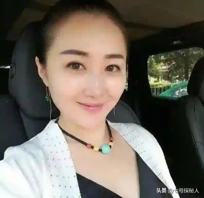 成名后抛弃原配，与女粉丝结婚生娃的宋小宝，如今状况大不如前