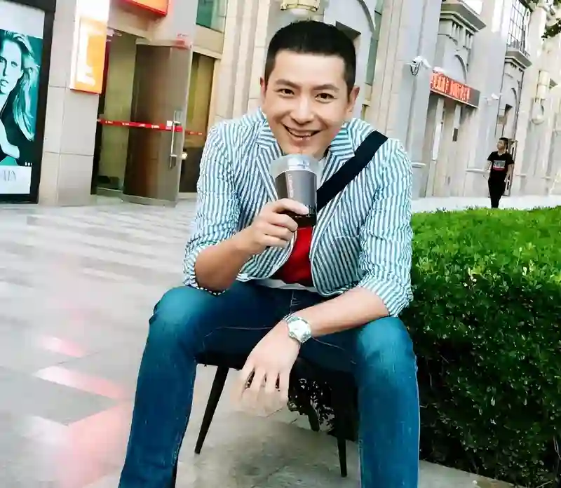55岁戴军现状：隐居泰国与瞿颖做邻居，暗恋李静16年，如今还单身
