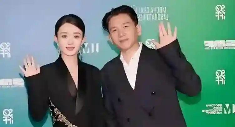 赵丽颖新欢被曝负面引争议，冯绍峰评论区炸锅