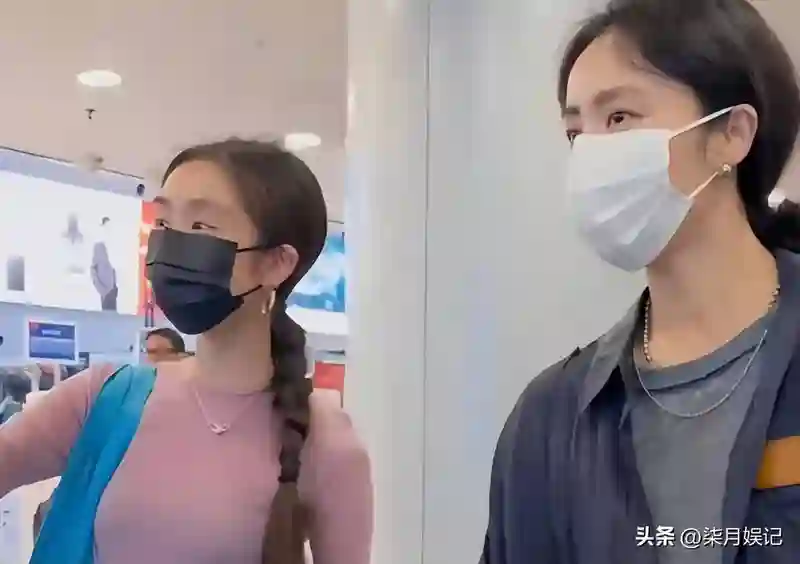 出道35年作品不少，但黄磊非常好的作品，还得是19岁的女儿多多