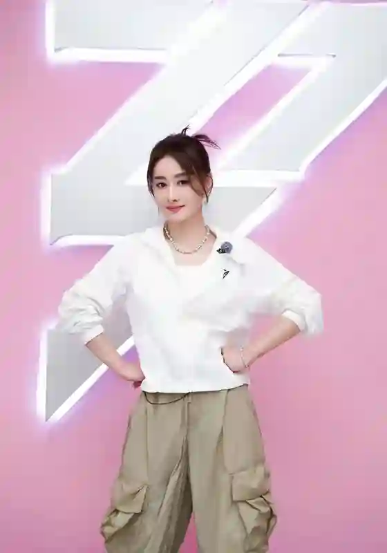 <em>陈德容</em>怒斥“不会演孩子妈”谣言：请停止这种无聊的造谣行为