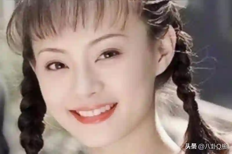 一脸凶相的孙俪能算大美女吗？看看她与杨幂、周迅的合照就明白了
