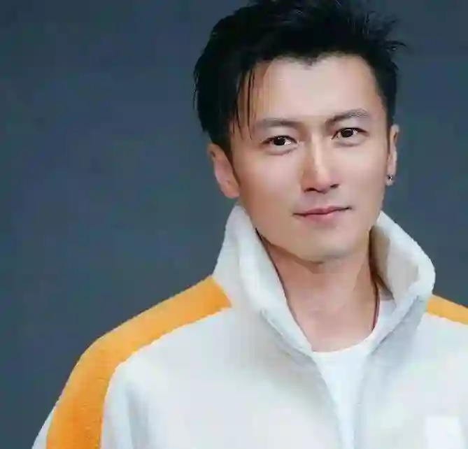谢霆锋想跟王菲结婚，王菲却若即若离，谢霆锋脚踏两只船最痛苦的是王菲