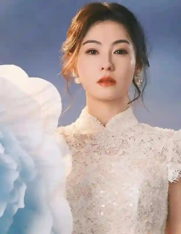 张柏芝首次承认，伤她最深不是陈冠希，是让她3年怀孕5次的男人
