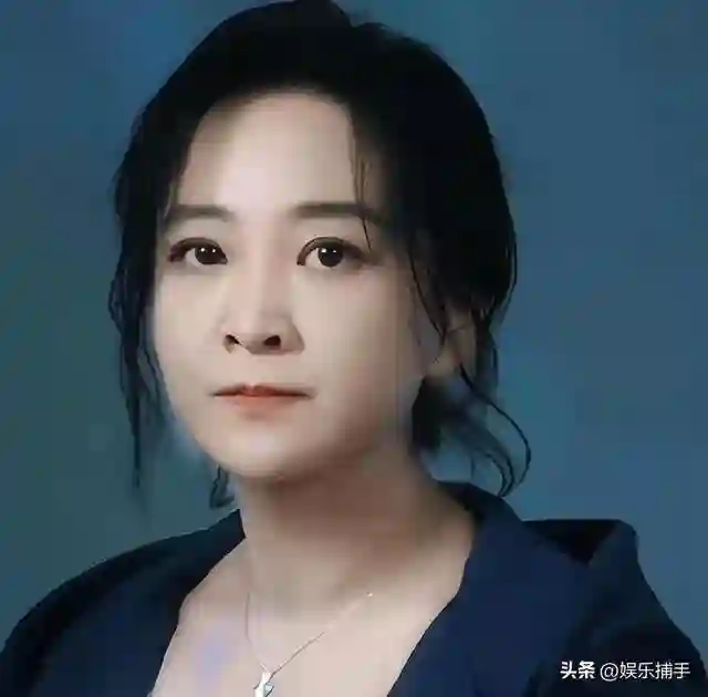 退出春晚，被综艺“开除”，43岁的贾玲终究还是把自己“作没了”
