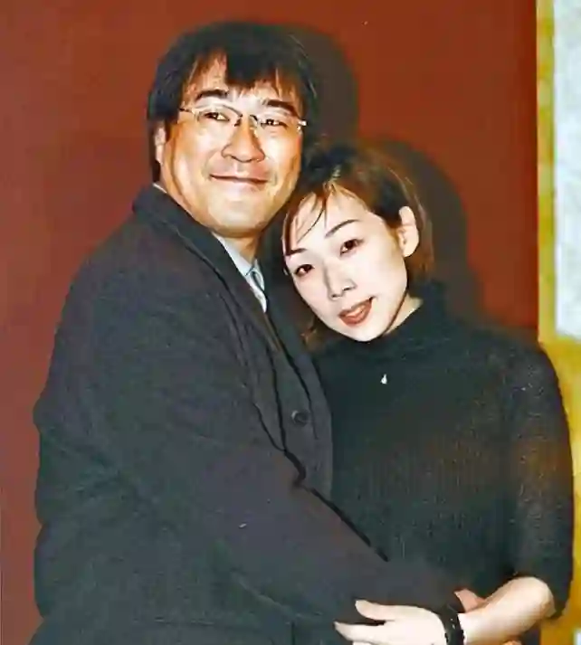 离婚21年，李宗盛早有娇妻，为何林忆莲仍不再婚？答案俗套又露骨