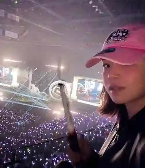 离婚3个月，陈妍希满脸写着“老娘好得很”，而陈晓眼里依旧没光