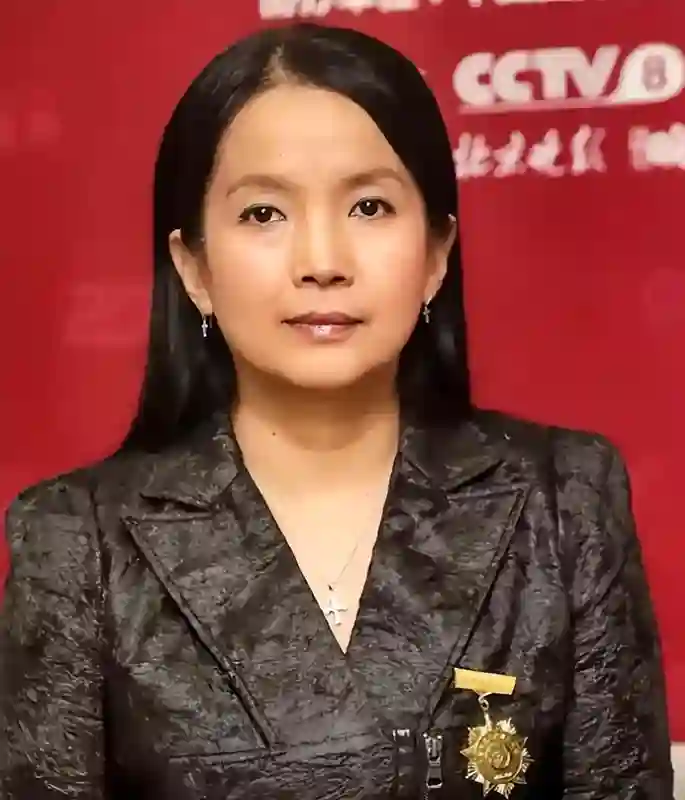 移居海外多年，吕丽萍又犯老毛病，官方亲自出手撕碎她的体面！