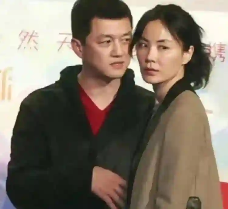 王菲当年的白眼，早就提醒海哈金喜了，但她偏偏不撞南墙不回头！