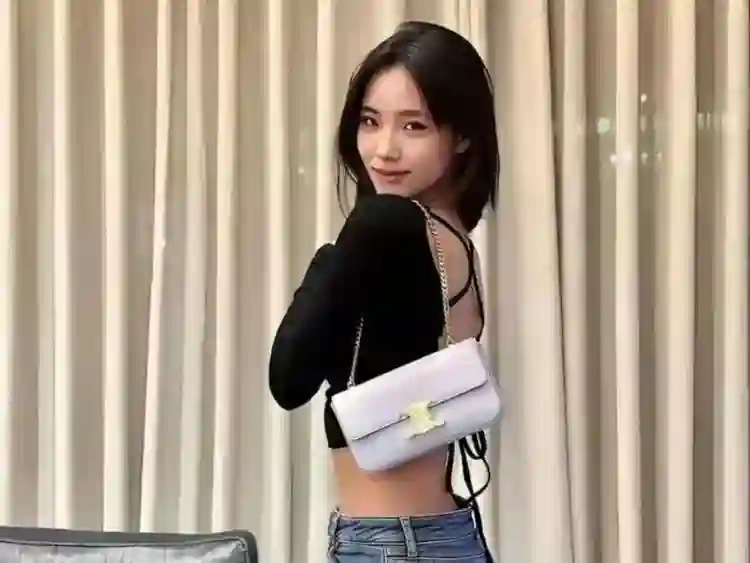 小S二女儿回应暂不进娱乐圈，像大S林志玲天生明星脸，还像马筱梅