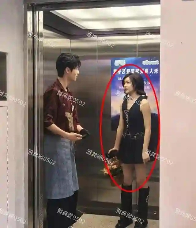 重庆偶遇陈妍希，40岁的她身材比之前略有发福，短圆的苹果脸显年轻