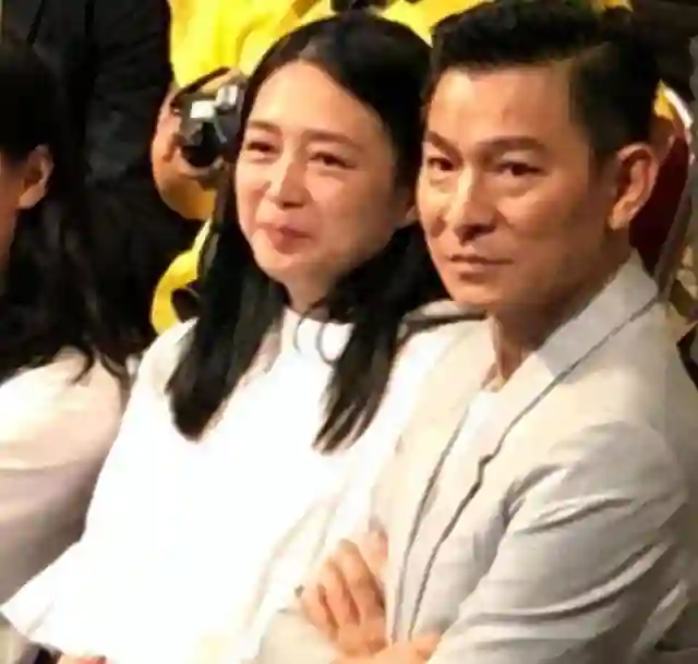 他是刘德华唯一绝交的朋友，两人曾被传言为断背，今成光头大叔