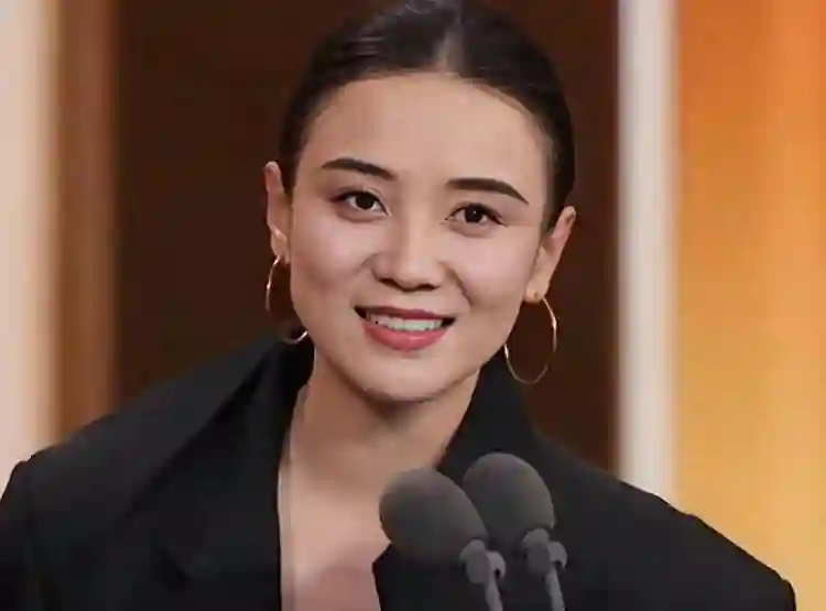 谈帅哥、爱<em>才子</em>，却最终嫁给了小7岁的弟弟