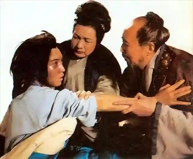 他入戏太深自诩是贾宝玉，追求陈晓旭被拒，32岁酗酒暴病永远离开