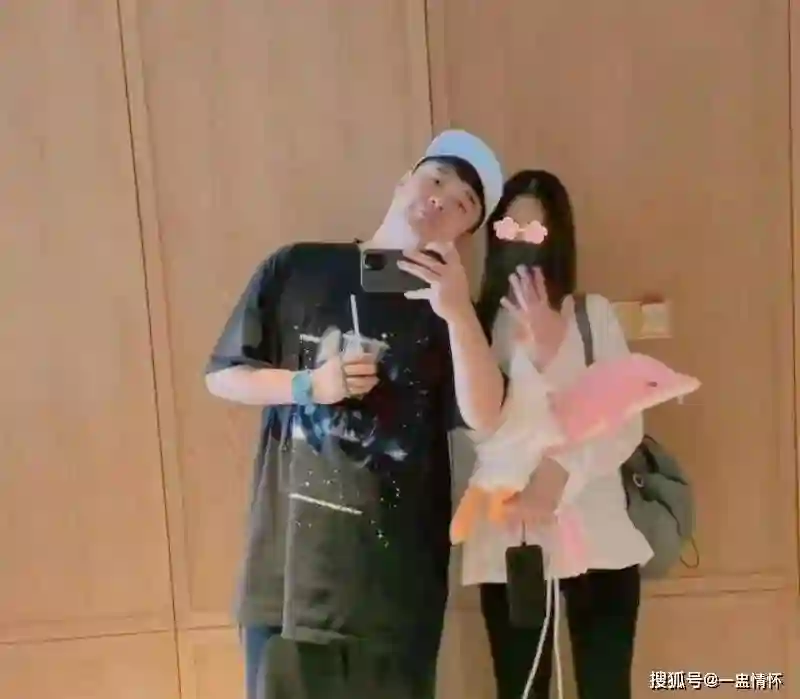 结婚8年才露面！陈赫再次打码老婆张子萱！网友狂嘲：有自知之明