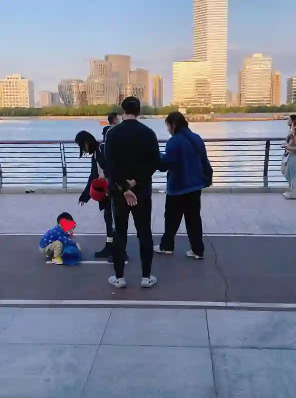 好久不见金世佳了，胖到认不出？