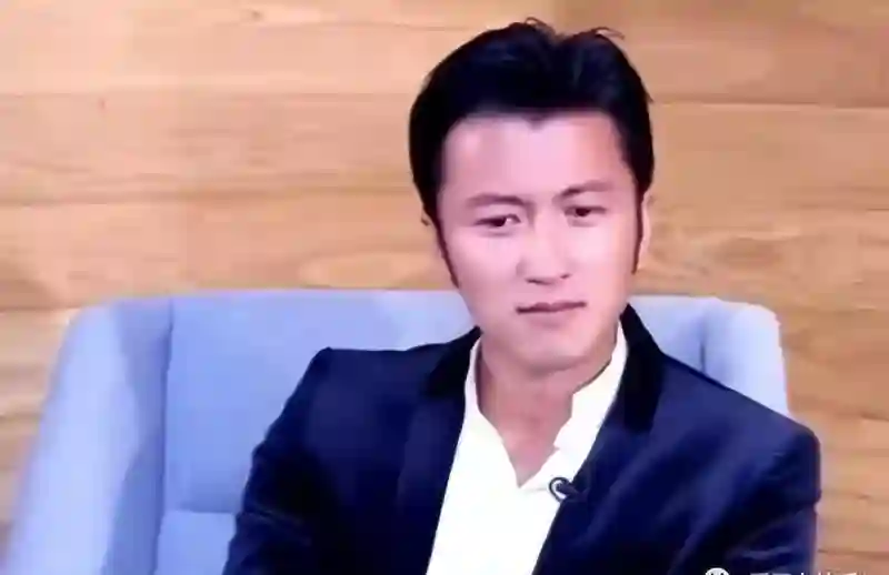 6对男星势同水火：王思聪汪小菲互怼，富二代恩怨深