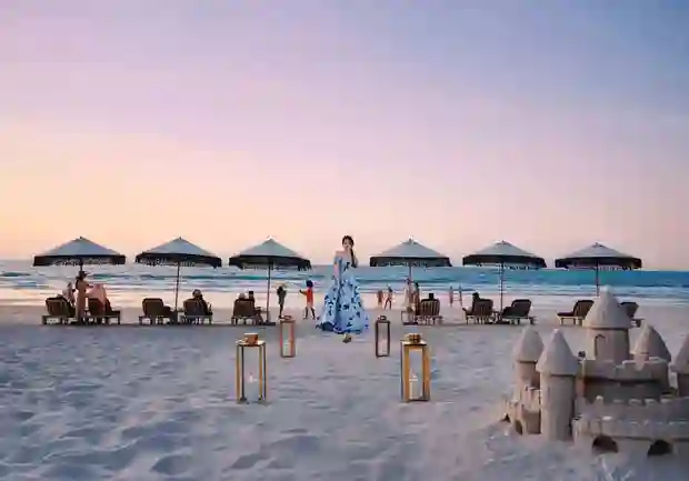 刘亦菲阿布扎比夕阳下的漫步，畅享阿拉伯美食
