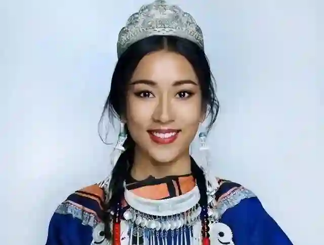 哭穷炫富，“知三当三”，装了10年的吉克隽逸，还是“自食恶果”