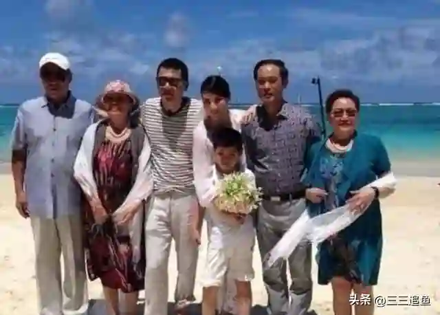 50岁蒋勤勤生图太真实了，太阳穴青筋暴起，也已经发腮了