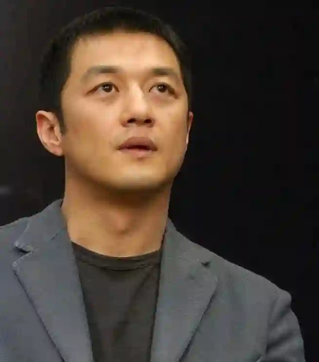 就连王菲都没想到，负债上亿的前夫李亚鹏，走上了一条“上坡路”