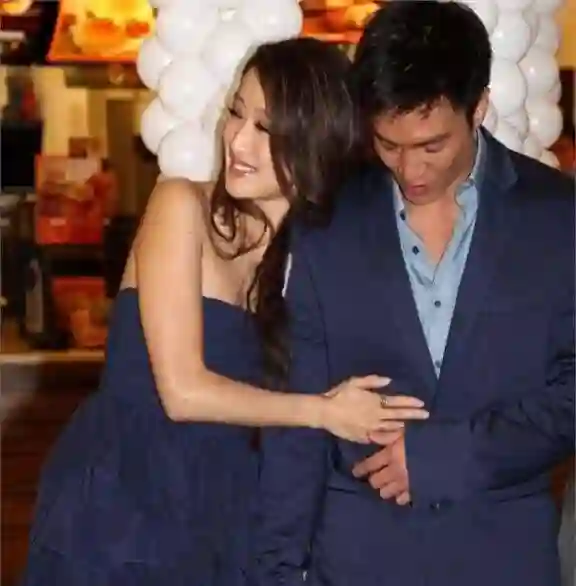 她曾一年更换7任男友，肆意妄为未婚生女，如今四十二岁无人敢娶