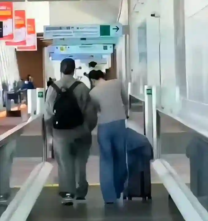 一次东京旅行，让王菲和谢霆锋的姐弟恋，给整个娱乐圈上了一课