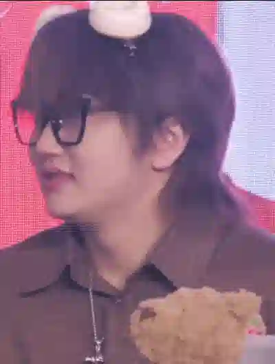 假的吧…哪有人长这样