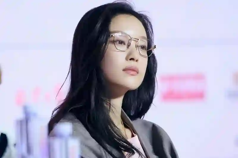 当倪妮说我变老了，全网破防：女明星的坦诚，戳中了谁的焦虑？