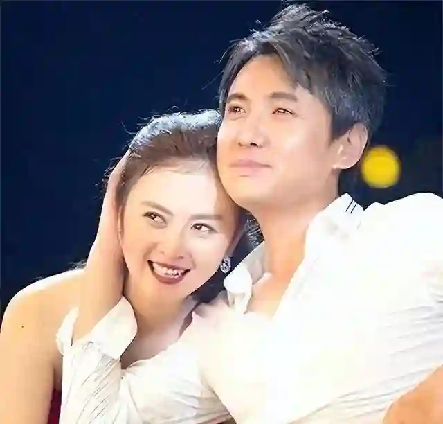 马丽的哭诉， 暴露沈腾夫妻婚姻现状， 43岁的她见识了“逼婚”后的残酷
