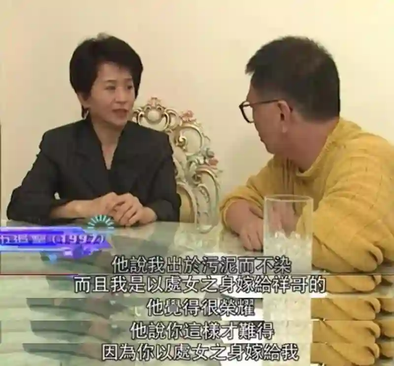 当代“韦小宝”邓兆尊，同时交往仨女友，最穷兜里就剩一亿