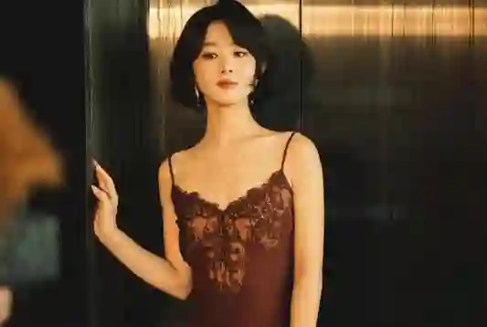 面相变了！看活动上“挂脸”的赵丽颖，才懂何炅当初对她的评价